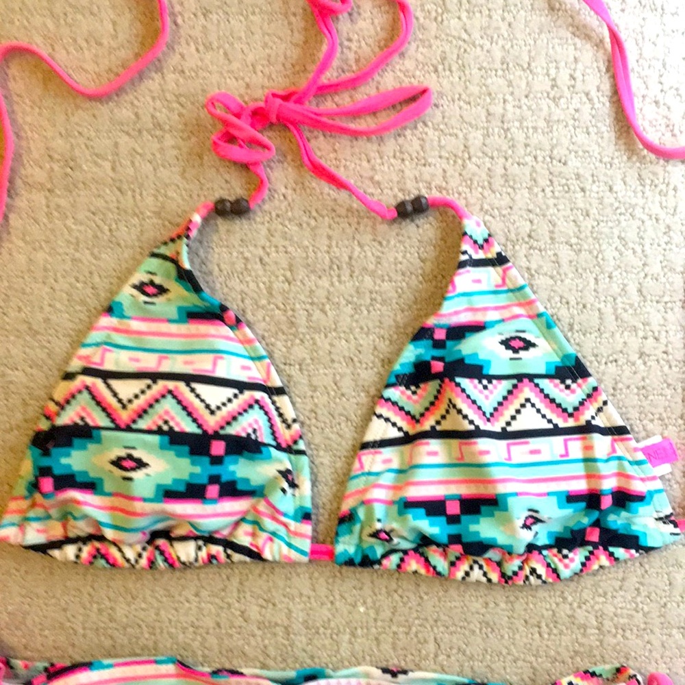 ARDENE Bikini - Size XL, Padded & Adjustable! - Picture 3 of 9